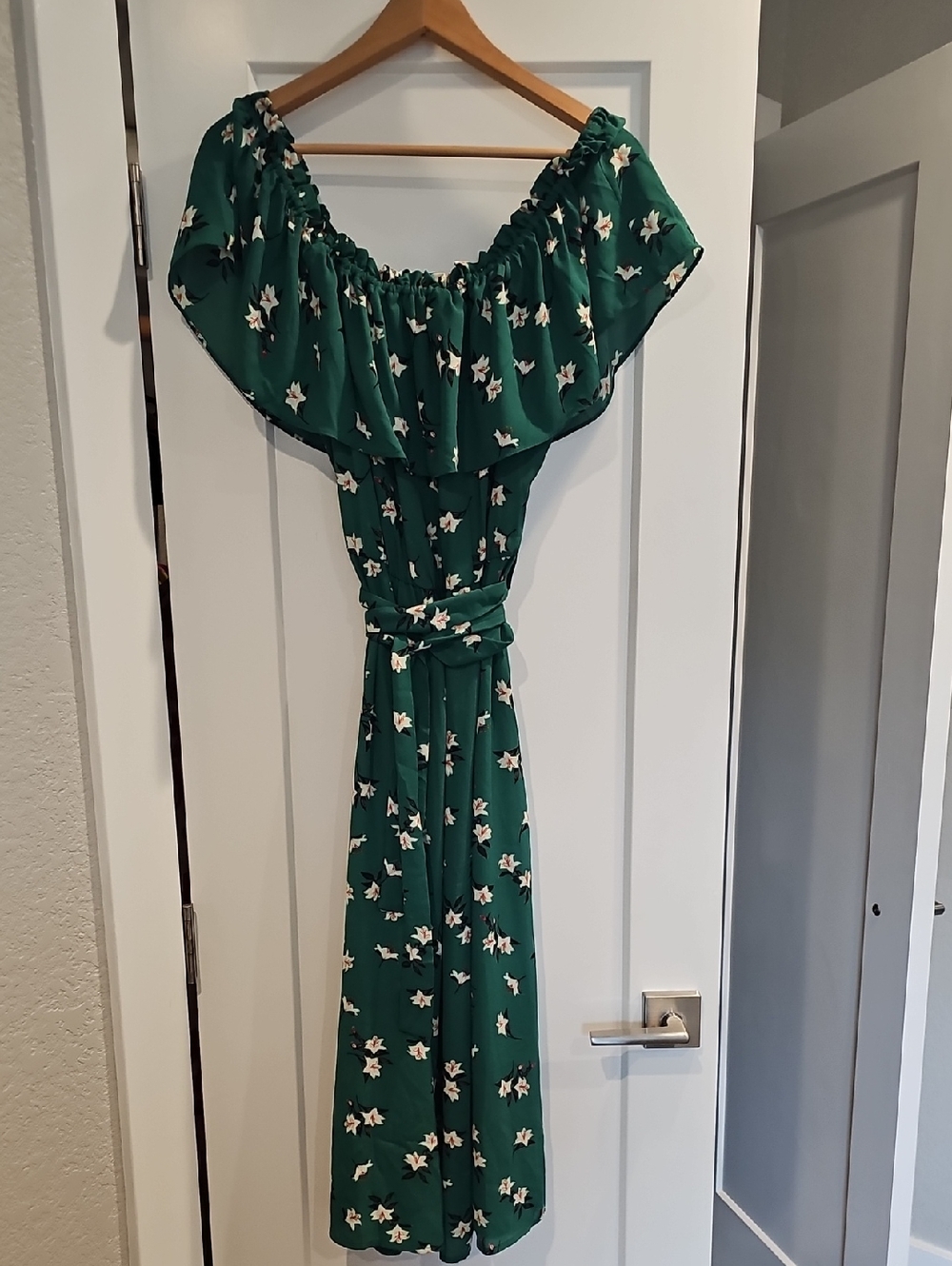 Collective Concepts Emerald Green Floral One-Shoulder Maxi Dress
